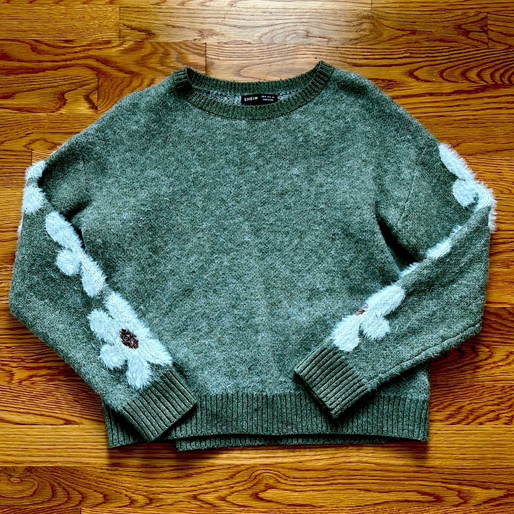 Cute, soft flower sweater